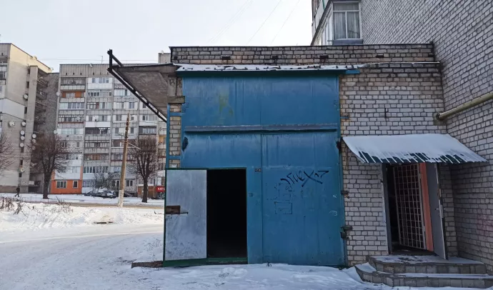 №8142 два приміщення під комерцію на віул. Вітрука