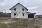10019 Новий будинок у Левкові