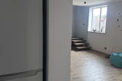 10019 Новий будинок у Левкові