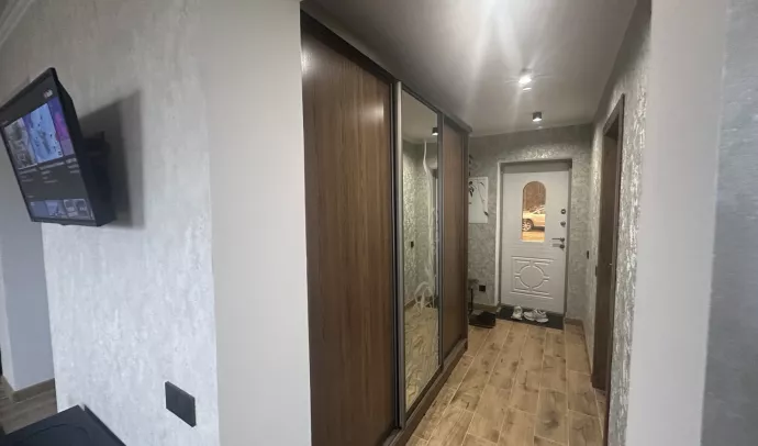 10019 Новий будинок у Левкові