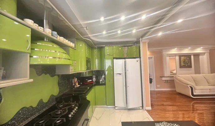 4182 Шикарна квартира на Перемоги