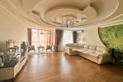 3932 Простора квартира в центрі