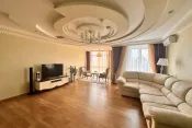 3932 Простора квартира в центрі