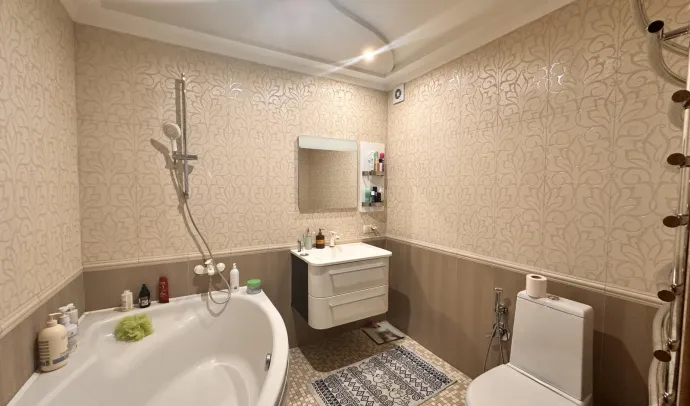 3932 Простора квартира в центрі