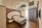 3932 Простора квартира в центрі