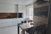 3915 Трьохкімнатна в центрі