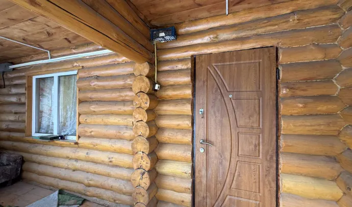 6082 Будинок біля річки