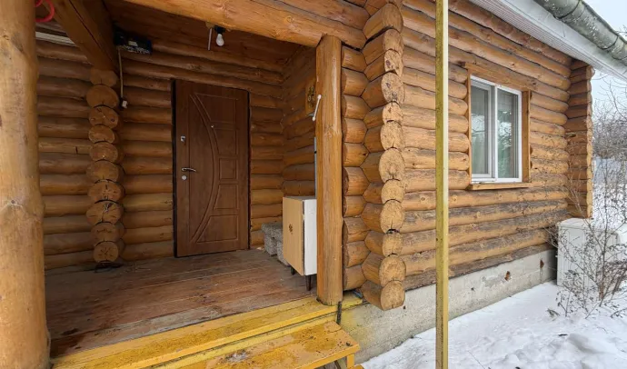 6082 Будинок біля річки