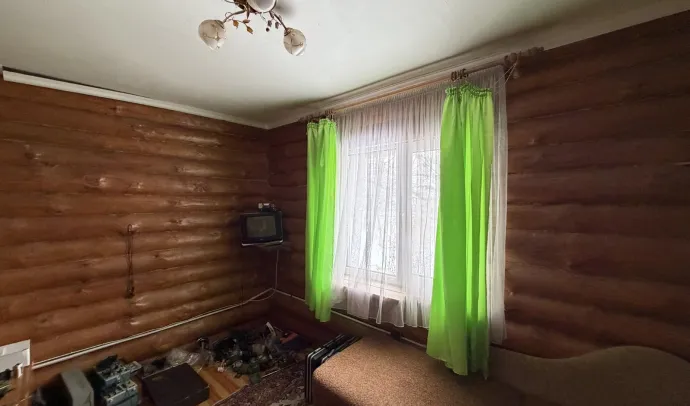6082 Будинок біля річки