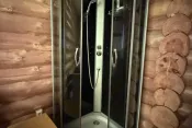 6082 Будинок біля річки