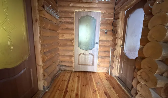 6082 Будинок біля річки