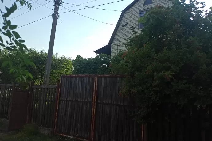 Продам дачу возле озера Мельком.