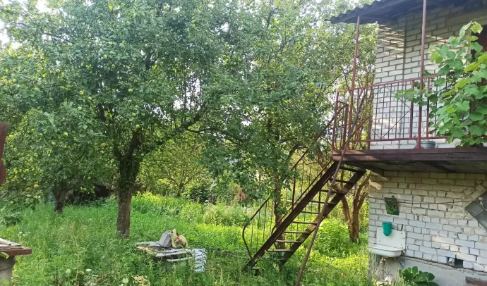 Продам дачу возле озера Мельком.