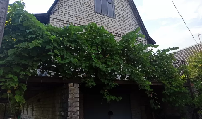 Продам дачу возле озера Мельком.
