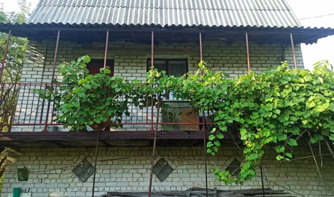 Продам дачу возле озера Мельком.