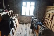 Продам дачу возле озера Мельком.